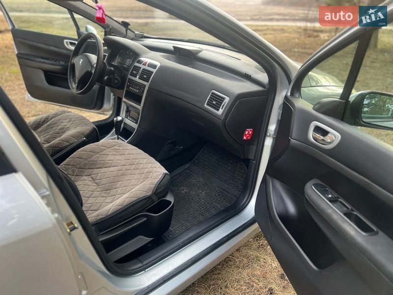 Универсал Peugeot 307 2006 в Великих Мостах