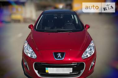 Хэтчбек Peugeot 308 2012 в Киеве