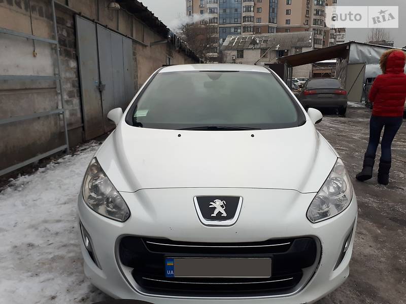 Универсал Peugeot 308 2012 в Киеве