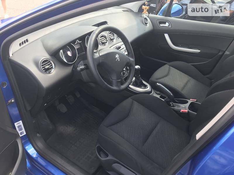 Хетчбек Peugeot 308 2010 в Ірпені