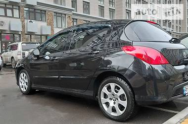 Хэтчбек Peugeot 308 2012 в Киеве