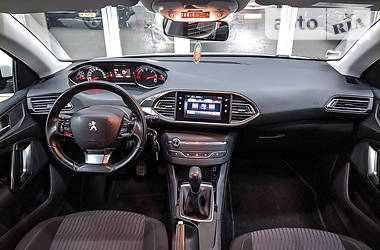 Хэтчбек Peugeot 308 2014 в Черновцах