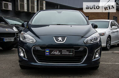 Хетчбек Peugeot 308 2011 в 