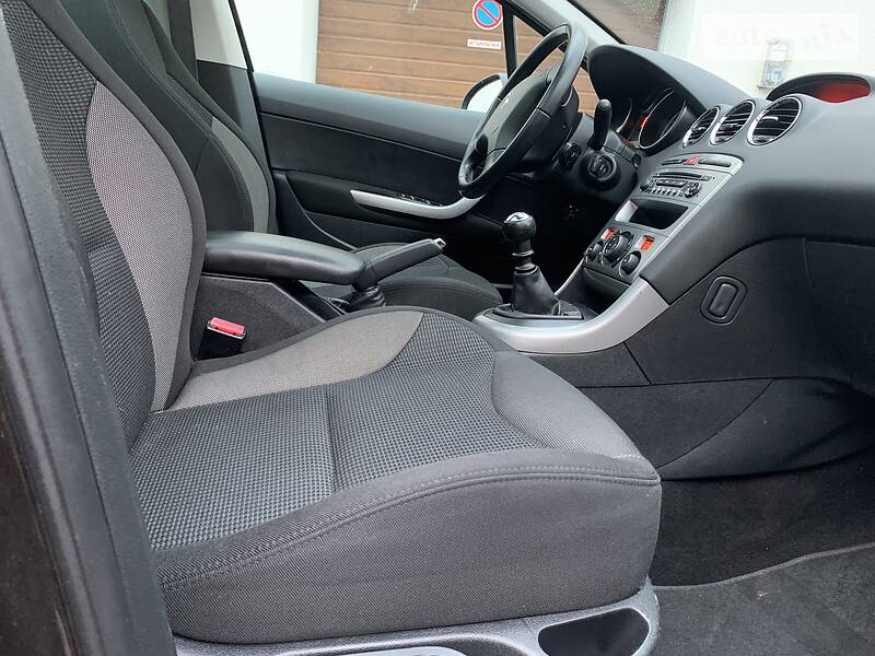 Універсал Peugeot 308 2012 в Рівному