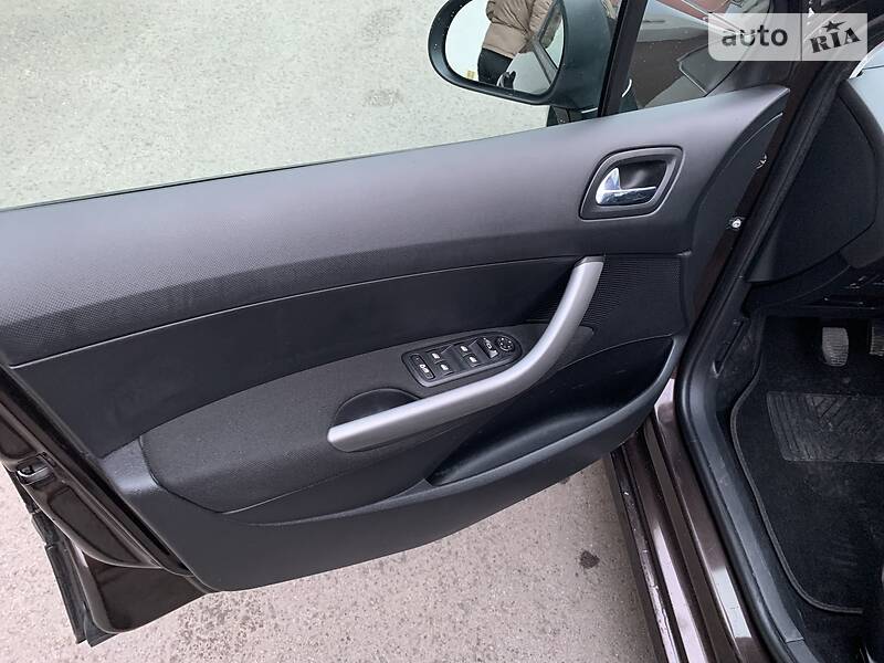 Універсал Peugeot 308 2012 в Рівному