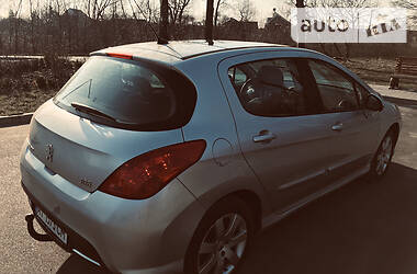 Хетчбек Peugeot 308 2008 в 