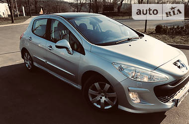 Хетчбек Peugeot 308 2008 в 