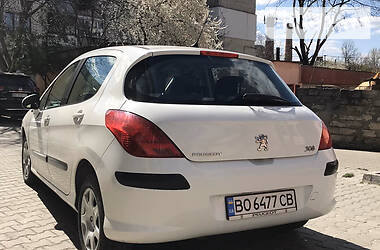 Хэтчбек Peugeot 308 2010 в 