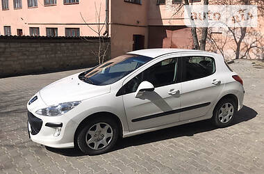 Хэтчбек Peugeot 308 2010 в 