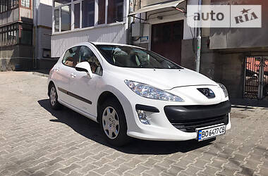 Хэтчбек Peugeot 308 2010 в 