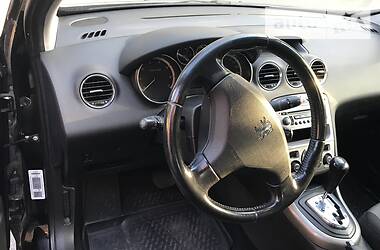 Хетчбек Peugeot 308 2010 в 