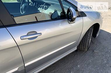 Хетчбек Peugeot 308 2011 в 