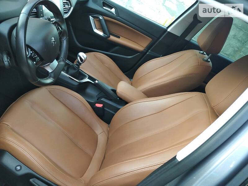 Універсал Peugeot 308 2015 в Стрию