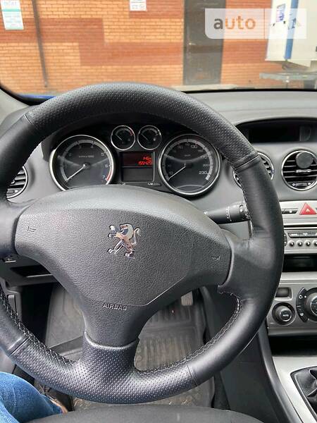 Хетчбек Peugeot 308 2010 в Ірпені