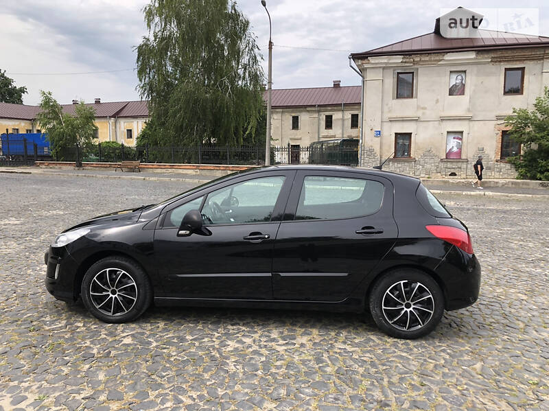 Хетчбек Peugeot 308 2010 в Луцьку