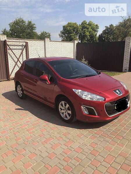 Хэтчбек Peugeot 308 2012 в Запорожье