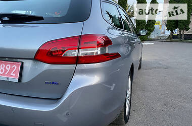 Универсал Peugeot 308 2015 в Дубно