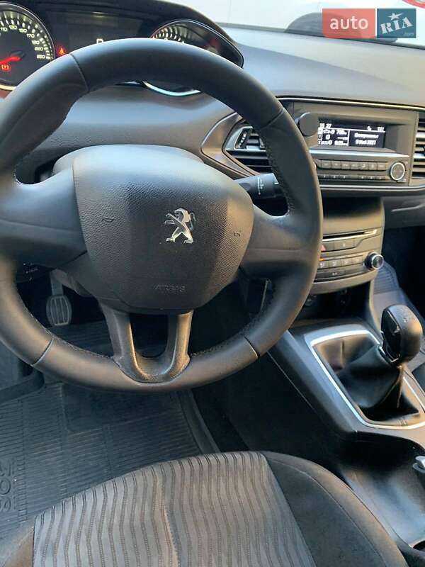 Хетчбек Peugeot 308 2015 в Києві