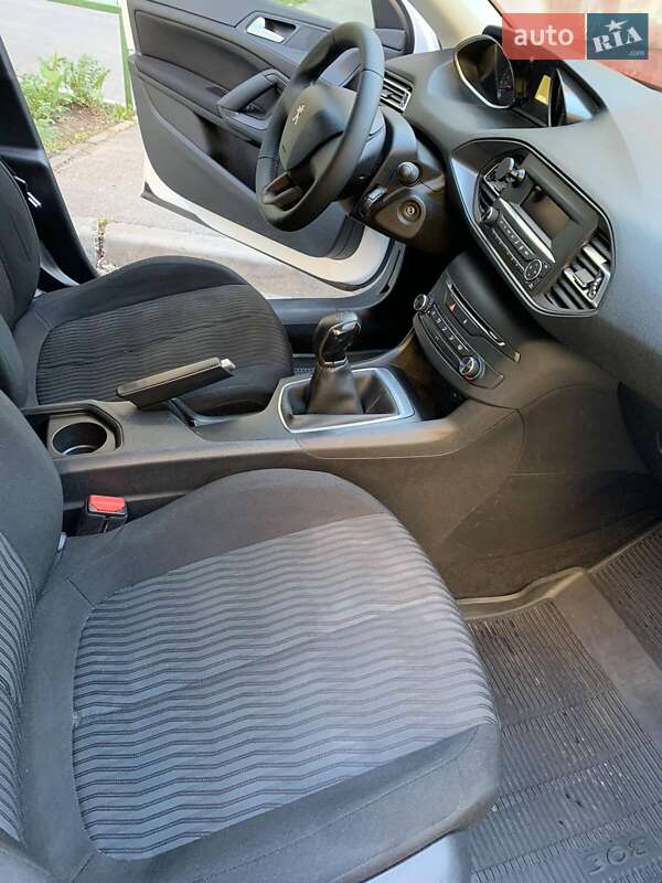 Хетчбек Peugeot 308 2015 в Києві