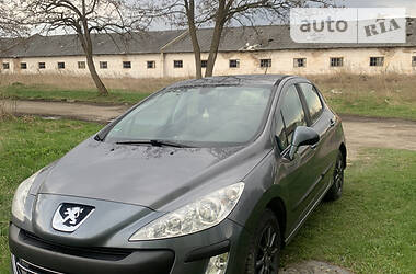 Хэтчбек Peugeot 308 2008 в Жовкве