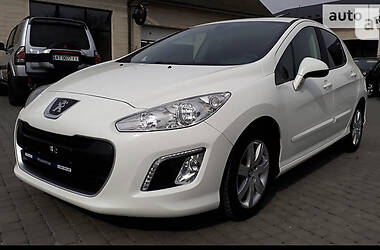 Хетчбек Peugeot 308 2013 в Жовкві