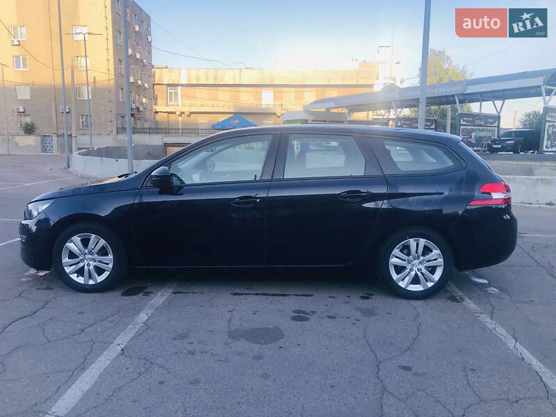 Універсал Peugeot 308 2015 в Новому Бузі