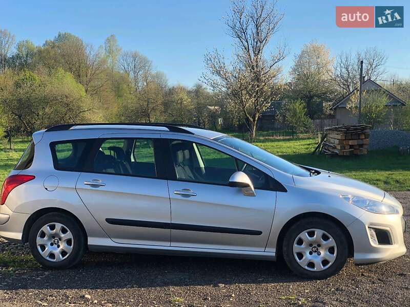 Универсал Peugeot 308 2013 в Калуше