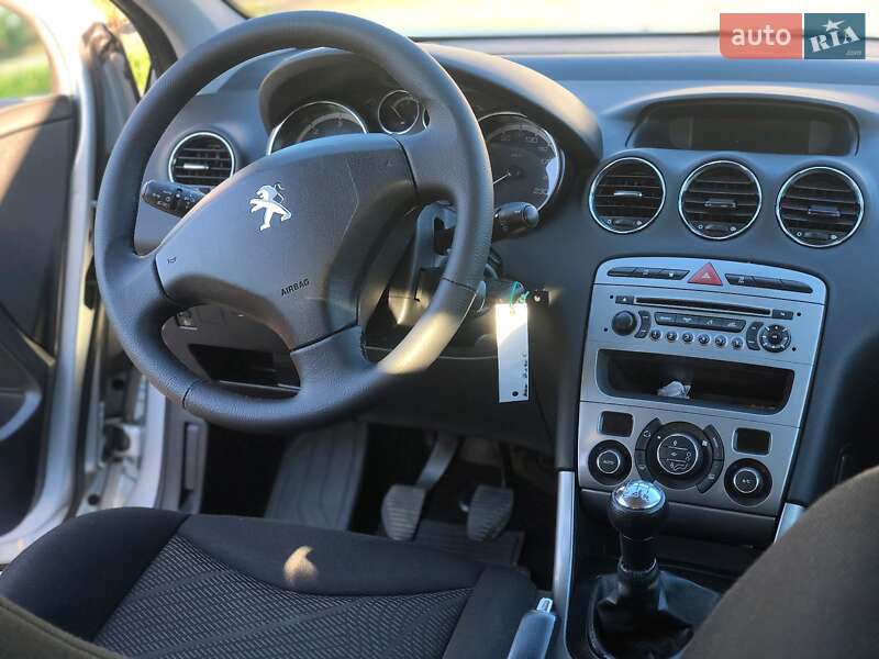 Универсал Peugeot 308 2013 в Калуше
