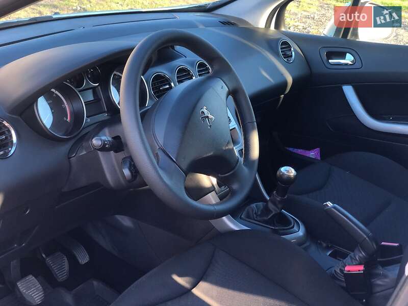Универсал Peugeot 308 2013 в Калуше