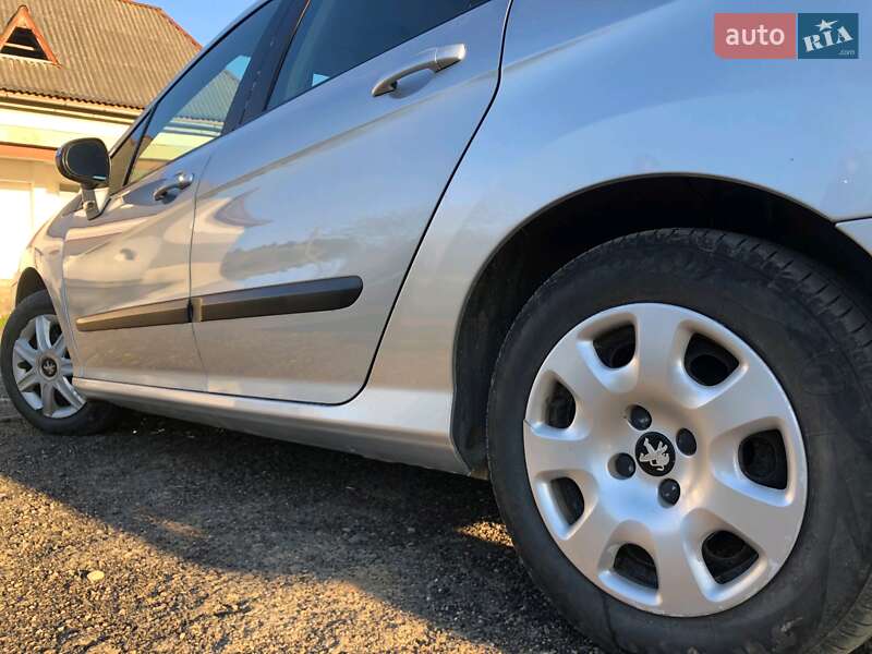 Универсал Peugeot 308 2013 в Калуше
