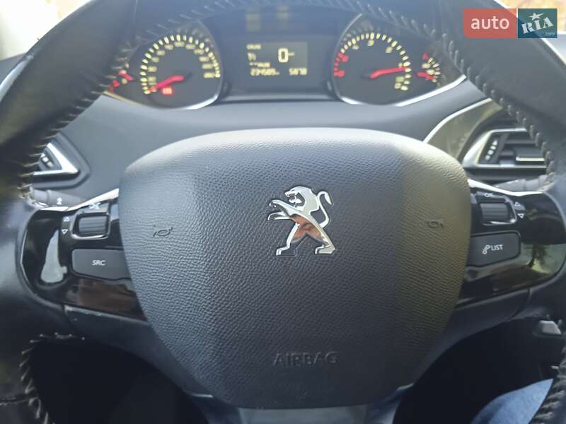 Універсал Peugeot 308 2015 в Ужгороді