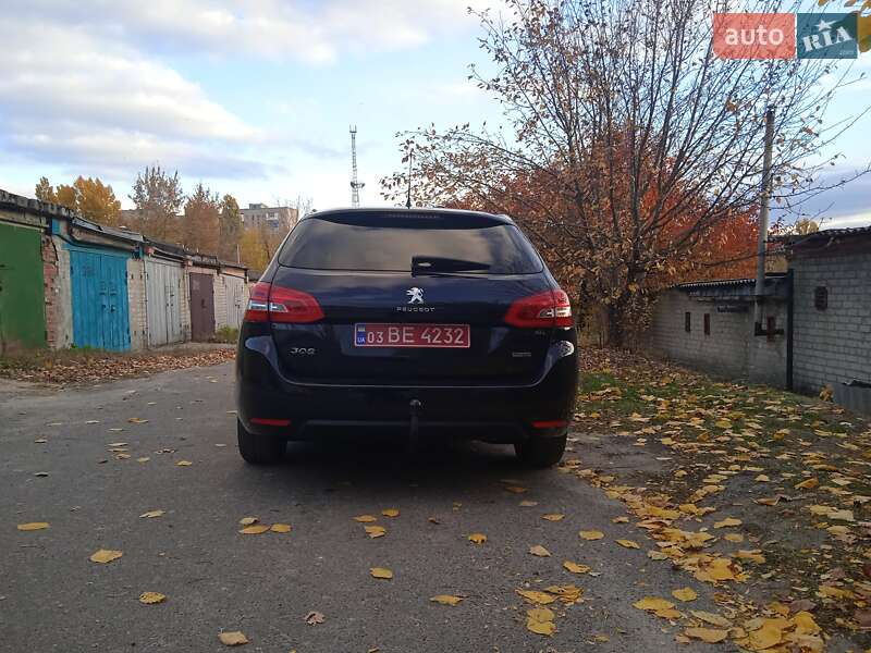 Універсал Peugeot 308 2015 в Ужгороді