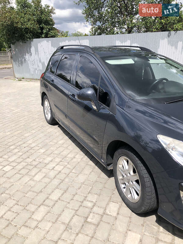 Универсал Peugeot 308 2010 в Львове