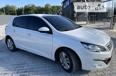 Хетчбек Peugeot 308 2015 в 