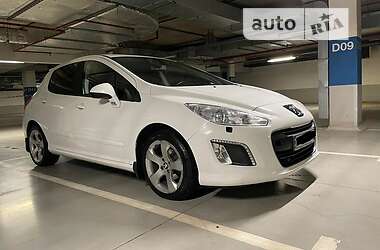 Хетчбек Peugeot 308 2011 в Львові