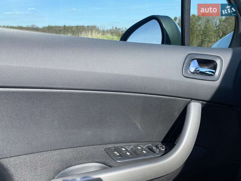 Хэтчбек Peugeot 308 2011 в Киеве фото 8 Хэтчбек Peugeot 308 2011 в Киеве