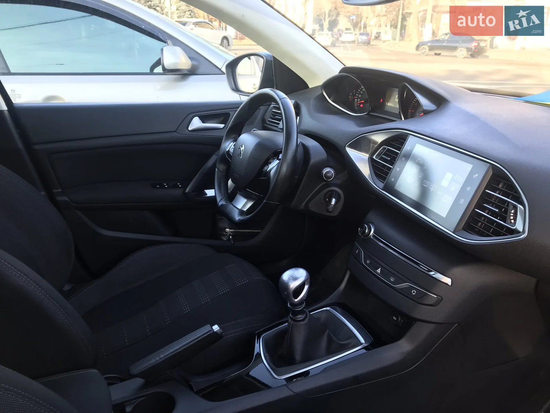 Peugeot 308 2015 VIN VF3LCBHZHFS289913 фото оголошення 9 з 31