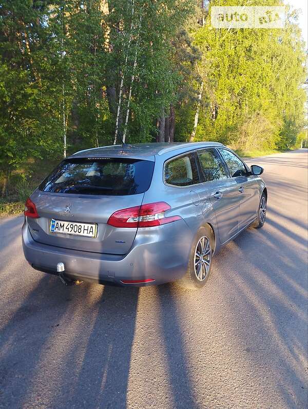Універсал Peugeot 308 2016 в Фастові
