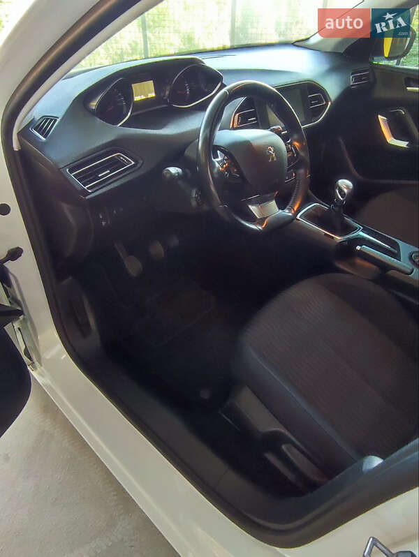 Універсал Peugeot 308 2015 в Києві