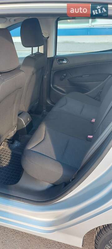 Хэтчбек Peugeot 308 2010 в Киеве фото 5 Хэтчбек Peugeot 308 2010 в Киеве