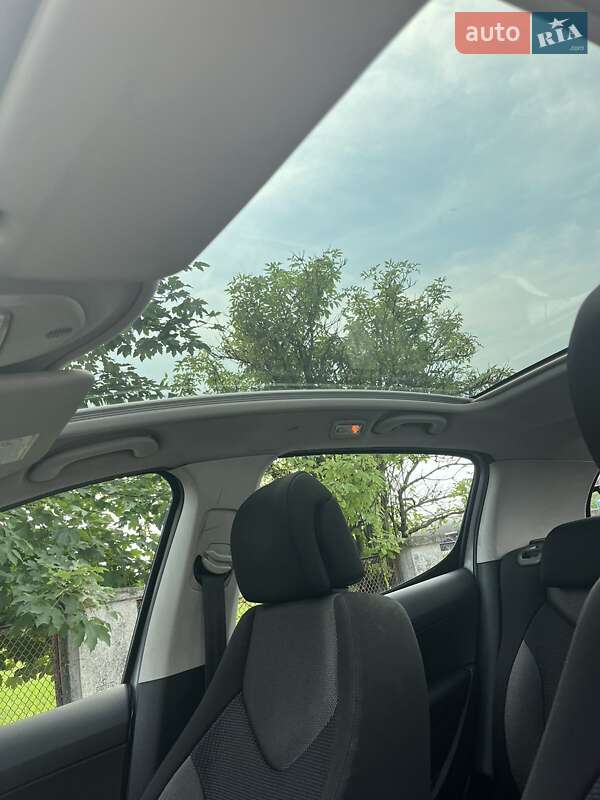 Хэтчбек Peugeot 308 2009 в Ужгороде