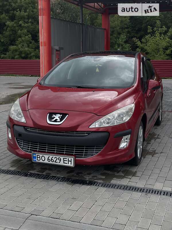 Хэтчбек Peugeot 308 2008 в Кременце