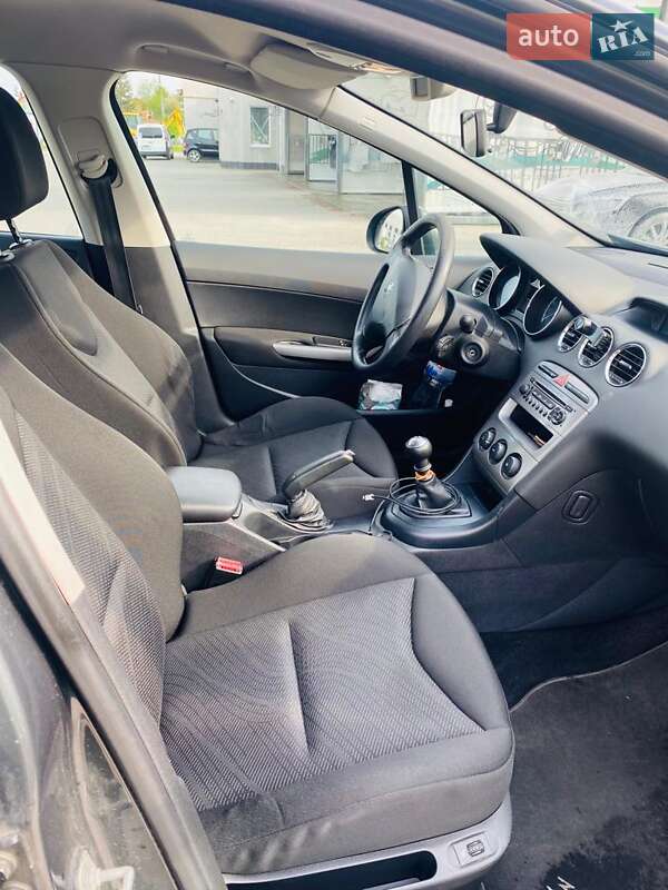 Универсал Peugeot 308 2011 в Киеве