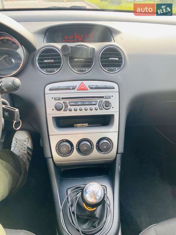 Универсал Peugeot 308 2011 в Киеве