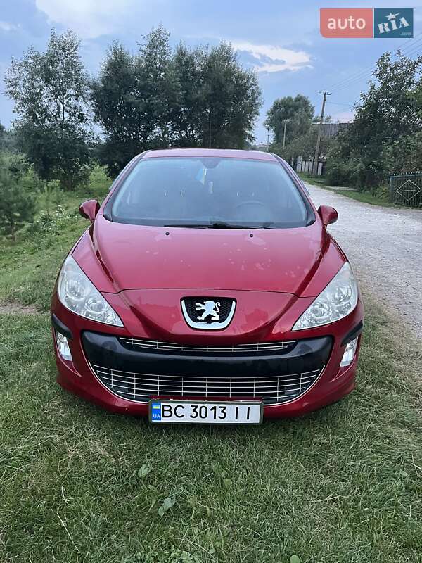 Хэтчбек Peugeot 308 2008 в 
