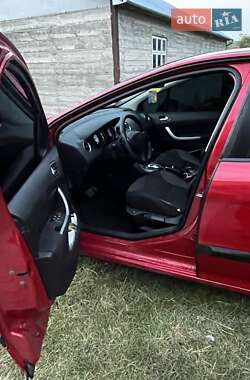 Хэтчбек Peugeot 308 2008 в 