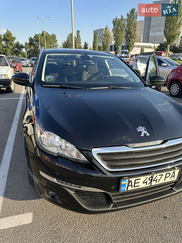 Универсал Peugeot 308 2015 в Каменском