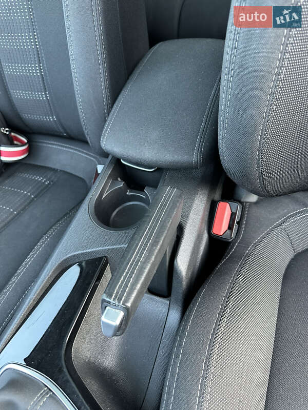 Универсал Peugeot 308 2015 в Каменском