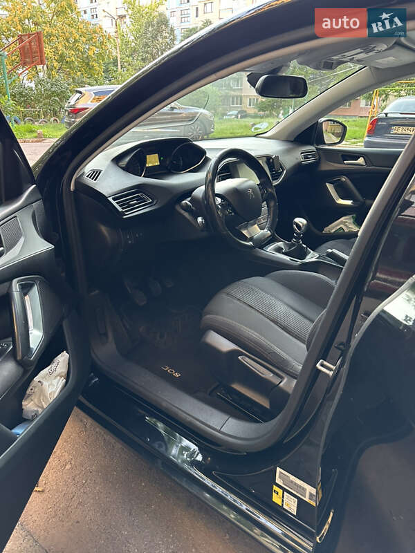 Универсал Peugeot 308 2015 в Каменском