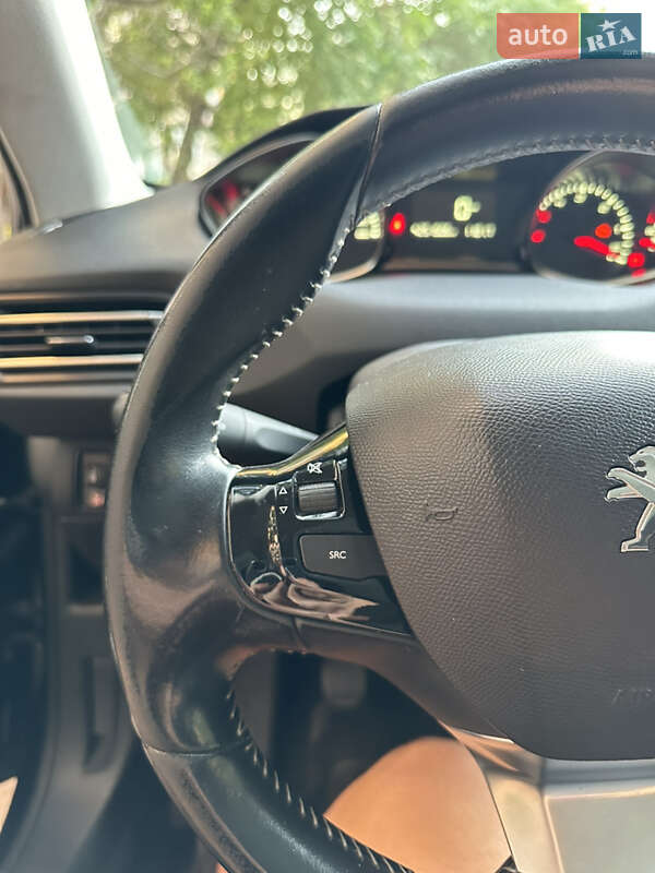 Универсал Peugeot 308 2015 в Каменском